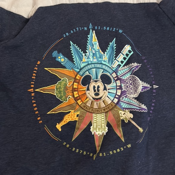 Walt Disney World sweatshirt - Picture 2 of 3